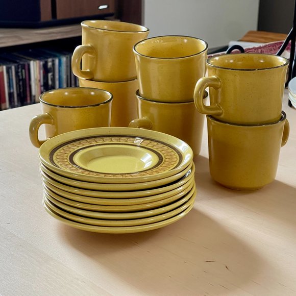 Set of 7 | Vintage (1970s) Franciscan "Honeycomb" Cup & Saucer Set - Picture 4 of 4